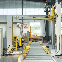 在線纏繞機和搖臂式纏繞機應該怎么選